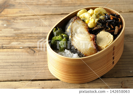西京味噌便當盒烤黑鱈魚 西京味噌便當盒烤黑鱈魚 142658063