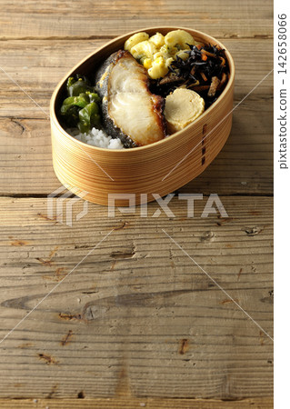 西京味噌便當盒烤黑鱈魚 西京味噌便當盒烤黑鱈魚 142658066