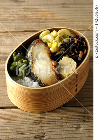 西京味噌便當盒烤黑鱈魚 西京味噌便當盒烤黑鱈魚 142658067