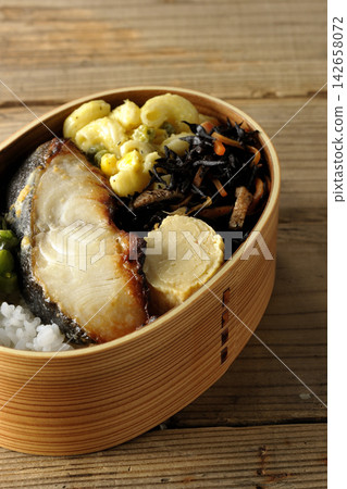 西京味噌便當盒烤黑鱈魚 西京味噌便當盒烤黑鱈魚 142658072