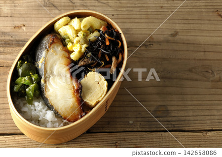 西京味噌便當盒烤黑鱈魚 西京味噌便當盒烤黑鱈魚 142658086