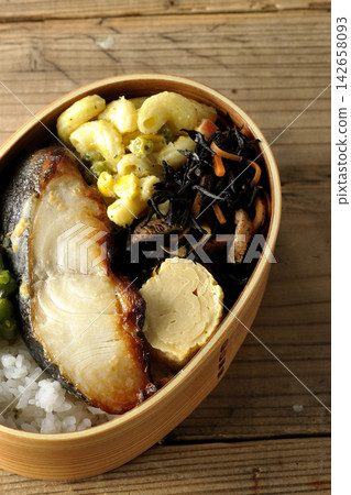 西京味噌便當盒烤黑鱈魚 西京味噌便當盒烤黑鱈魚 142658093