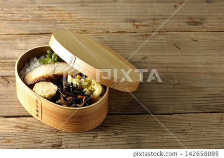 西京味噌便當盒烤黑鱈魚 西京味噌便當盒烤黑鱈魚 142658095