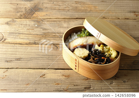 西京味噌便當盒烤黑鱈魚 西京味噌便當盒烤黑鱈魚 142658096