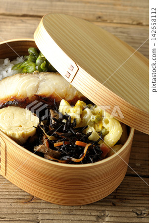 西京味噌便當盒烤黑鱈魚 西京味噌便當盒烤黑鱈魚 142658112