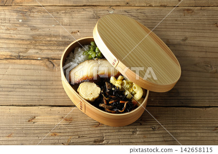 西京味噌便當盒烤黑鱈魚 西京味噌便當盒烤黑鱈魚 142658115
