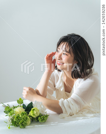 女性的美麗與時尚形象 女性的美麗與時尚形象 142659286