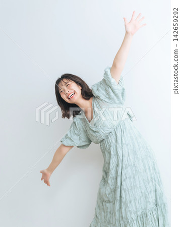 放鬆的女人 142659292