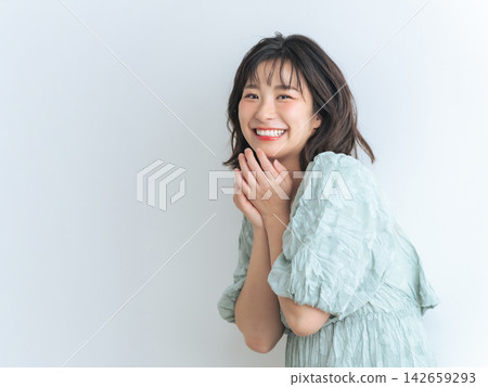 女性的美麗與時尚形象 女性的美麗與時尚形象 142659293