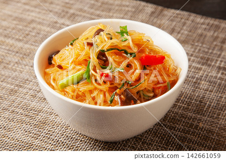 Mapo Vermicelli Rice Bowl Mapo Vermicelli Rice Bowl 142661059
