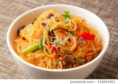 麻婆米粉紅飯 麻婆米粉紅飯 142661061