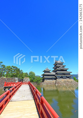 長野縣松本市、國寶松本城及埋橋風景 長野縣松本市、國寶松本城及埋橋風景 142663275