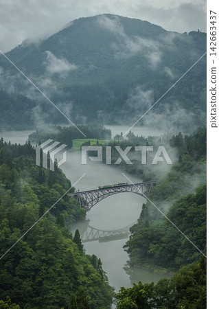 第一座塔達米河橋 第一座塔達米河橋 142663437