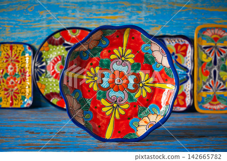 Mexican pottery Talavera style of Mexico Mexican pottery Talavera style of Mexico 142665782