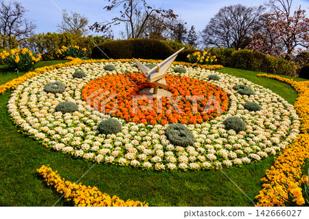 Beautiful flower clock in Geneva, Switzerland Beautiful flower clock in Geneva, Switzerland 142666027