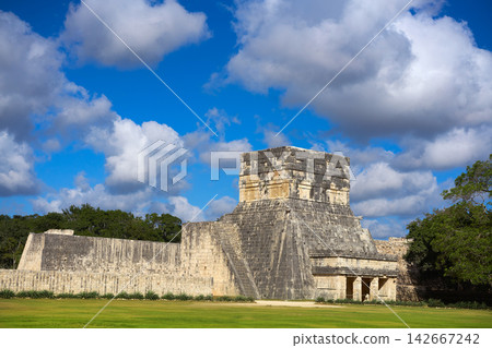 Jaguars temple Balam Chichen Itza Mexico Jaguars temple Balam Chichen Itza Mexico 142667242