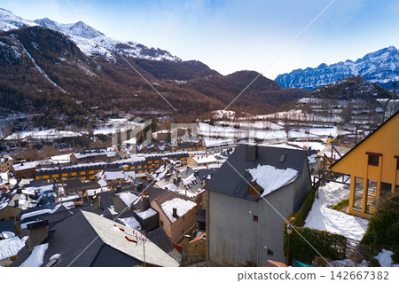 Panticosa snow skyline in Huesca Pyrenees Spain Panticosa snow skyline in Huesca Pyrenees Spain 142667382