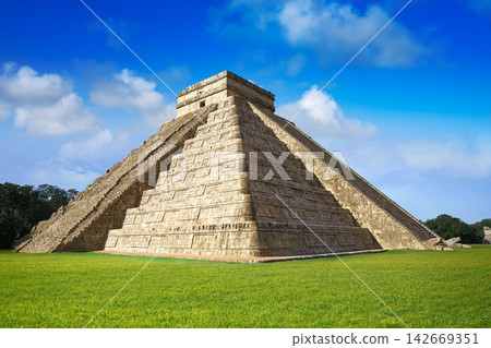 Chichen Itza El Templo Kukulcan temple 142669351