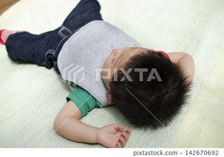 一個孩子 142670692