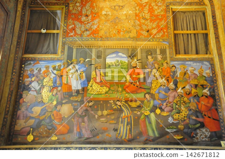 Iran, Isfahan, Palace of Forty Pillars, Chehel Sotoun Garden Museum, murals in the Throne Room Iran, Isfahan, Palace of Forty Pillars, Chehel Sotoun Garden Museum, murals in the Throne Room 142671812