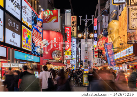 大阪道頓堀夜景(大阪府大阪市中央區) 大阪道頓堀夜景(大阪府大阪市中央區) 142675239