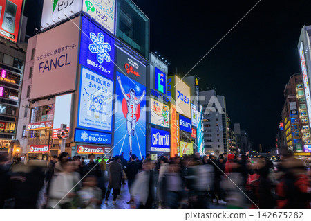 Night view of Dotonbori in Osaka (Chuo Ward, Osaka City, Osaka Prefecture) Night view of Dotonbori in Osaka (Chuo Ward, Osaka City, Osaka Prefecture) 142675282