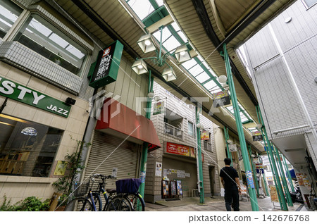 東京都中野區野形五丁目矢保路商店街內 東京都中野區野形五丁目矢保路商店街內 142676768