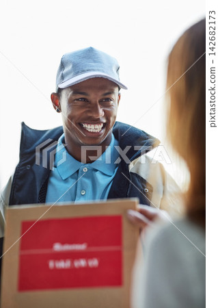 Smile, package and happy man at front door with food delivery for online shopping sales, distribution and takeout service. Ecommerce, customer and happy courier with paper bag, mail or post in home Smile, package and happy man at front door with food delivery for online shopping sales, distribution and takeout service. Ecommerce, customer and happy courier with paper bag, mail or post in home 142682173