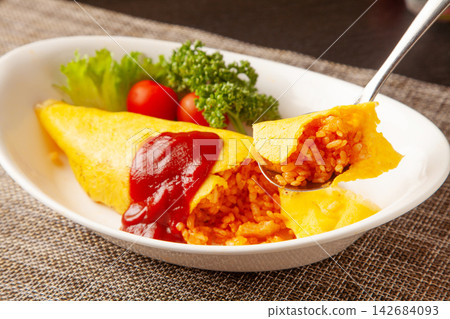 Omelette rice Omelette rice 142684093