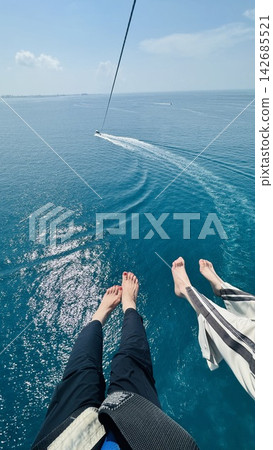 Parasailing Parasailing 142685521