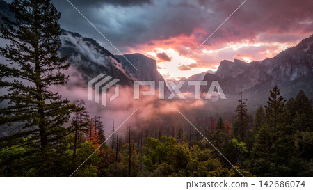 Yosemite Valley Mountain Landscape at Dramatic Sunset Yosemite Valley Mountain Landscape at Dramatic Sunset 142686074