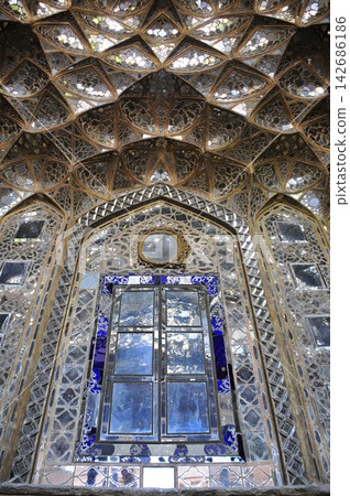 Iran, Isfahan, Forty Pillars Palace, Chehel Sotoun Garden Museum, mirrored stalactite decorations Iran, Isfahan, Forty Pillars Palace, Chehel Sotoun Garden Museum, mirrored stalactite decorations 142686186