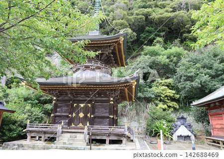 A view of the grounds of Nagoji Temple in Tateyama City, Chiba Prefecture. A view of the grounds of Nagoji Temple in Tateyama City, Chiba Prefecture. 142688469