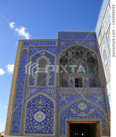 Iran, Isfahan, Imam Square, Sheikh Lotfollah Mosque, wall decorated with tiles 142688593