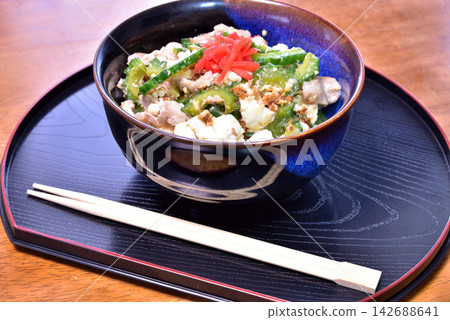 Goya Champuru Donburi (rice bowl dish) Goya Champuru Donburi (rice bowl dish) 142688641