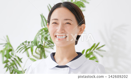 女白大衣 女白大衣 142689202