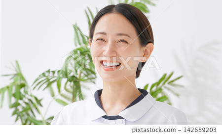 女白大衣 142689203