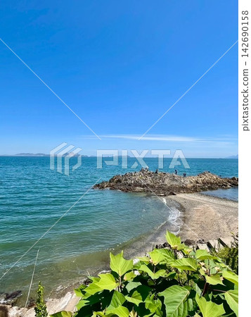 從赤穗市的Kirakira斜坡眺望瀨戶內海美麗的藍天和海岸線 142690158
