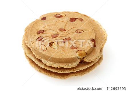 Peanut crackers Peanut crackers 142693393