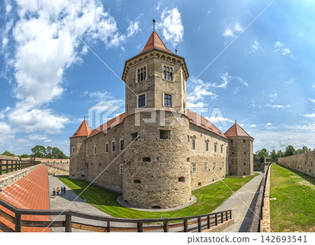 Fagaras Fortress Inner Courtyard Tower Ramparts View Transylvania Romania Fagaras Fortress Inner Courtyard Tower Ramparts View Transylvania Romania 142693541