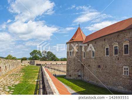 Fagaras Fortress Inner Courtyard Tower Ramparts View Transylvania Romania Fagaras Fortress Inner Courtyard Tower Ramparts View Transylvania Romania 142693551