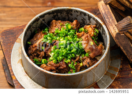 Charcoal-grilled chicken and fragrant mixed rice dish Charcoal-grilled chicken and fragrant mixed rice dish 142695951