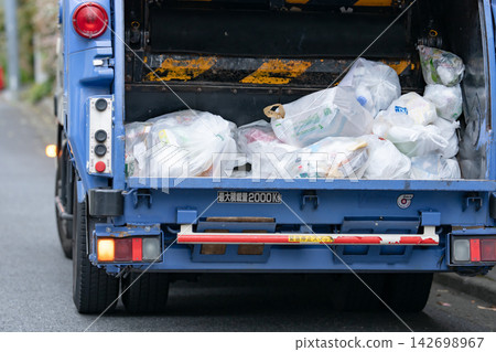 垃圾車打包車 垃圾車打包車 142698967