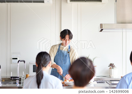 烹飪課講師 烹飪課講師 142699006