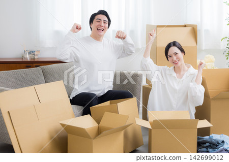 A couple preparing to move A couple preparing to move 142699012