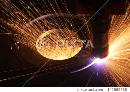 Cnc Welding 142699586