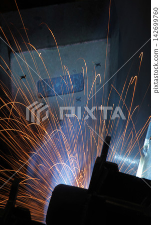Welding Welding 142699760
