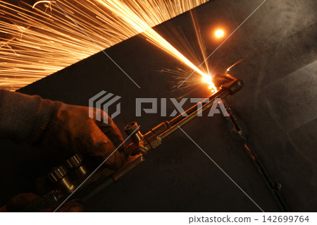 Welding Welding 142699764