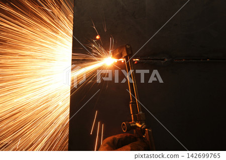 Welding Welding 142699765