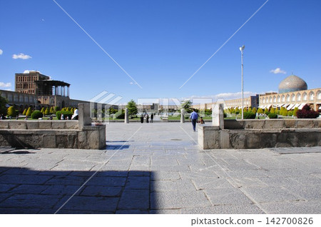 Iran, Isfahan, Imam Square, Ali Qapu Palace, Sheikh Lotfollah Mosque 142700826